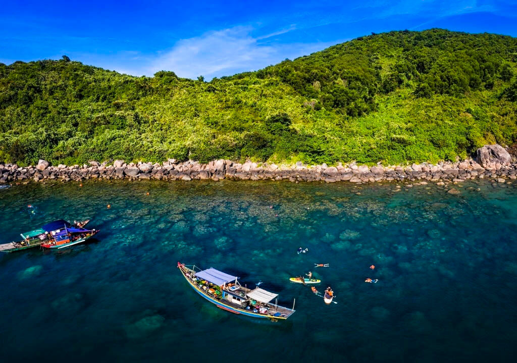Begin your visa-extended day with Vietnam’s tranquil ambiance